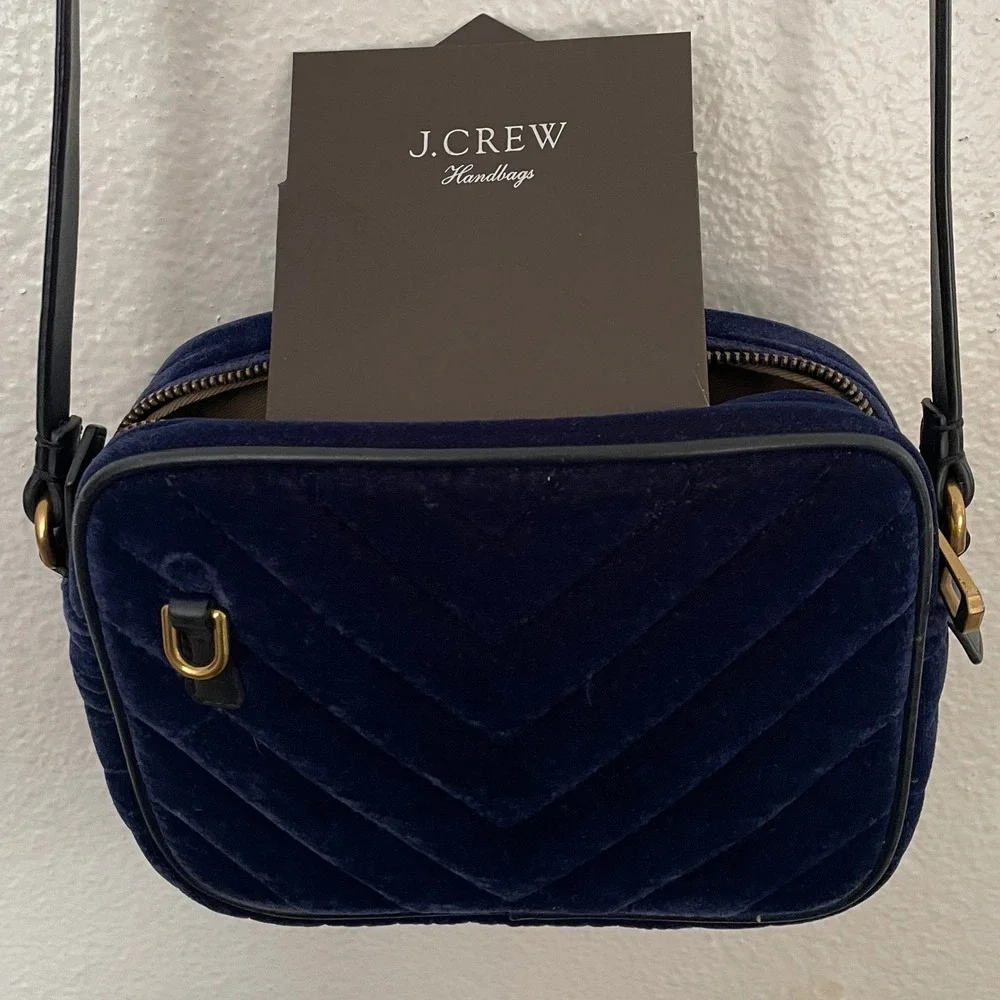 J.Crew Signet Camera Bag Navy Blue Velvet Chevron Quilted Crossbody H4031